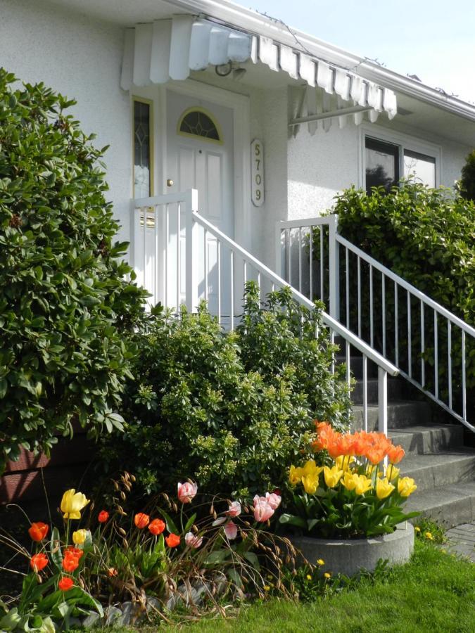 Serenity Bed and Breakfast Burnaby Exterior foto